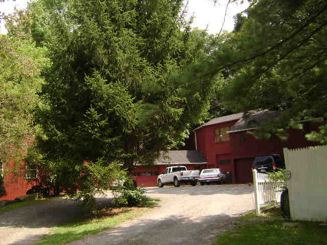 Building photograph for 1 SPRUCE LN